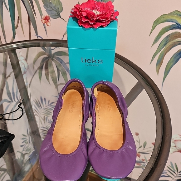 Tieks Purple Comfort Flats Slip-On Style - Picture 2 of 3